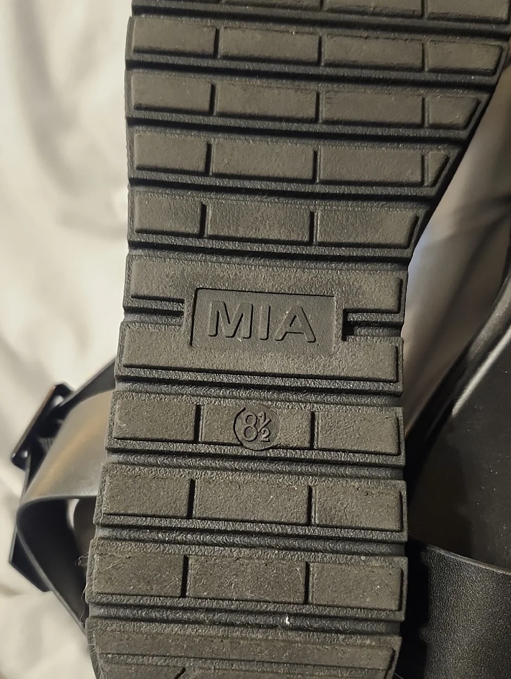 MIA Kayci Platform Sandals - Picture 3 of 5